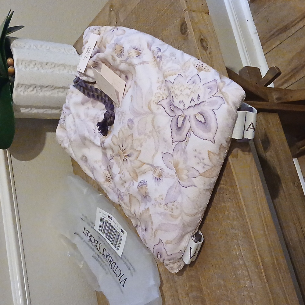 New Victoria's Secret Floral Lillac Summer Packable Beach Towel Backpack Bag - Picture 15 of 17